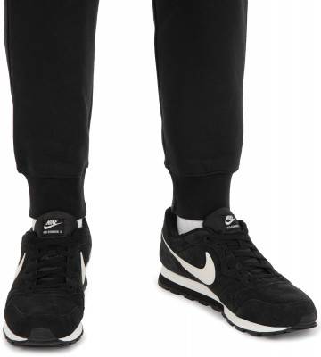 Nike Md Runner 2 39 5 3D08VBQL00